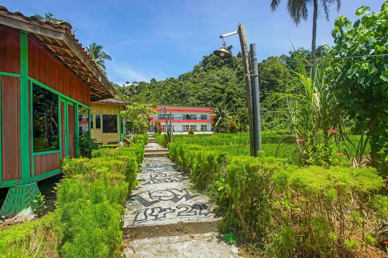 Oyo 2246 Anjung Bang Oking Hotel & Resort Pasarpulaupisang Eksteriør billede